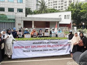Massa Aksi Bela Muslim Uighur Mulai Datangi Kedubes China