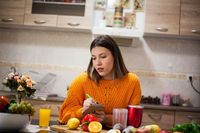 Para Wanita Ungkap Kebiasaan Makan Super Hemat di Tahun 2019