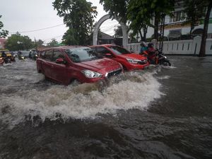 Penampakan Banjir yang Merendam Kawasan Bandung