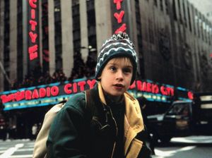 Top 10 Film Natal Legendaris Cocok Ditonton Bareng Keluarga