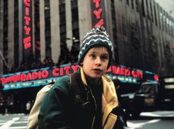 Top 10 Film Natal Legendaris Cocok Ditonton Bareng Keluarga