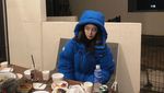 Park Jiyeon, Pelantun Take A Hike yang Mempesona Saat Kulineran