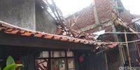 Hujan Angin, Sejumlah Rumah di Gedebage Bandung Rusak
