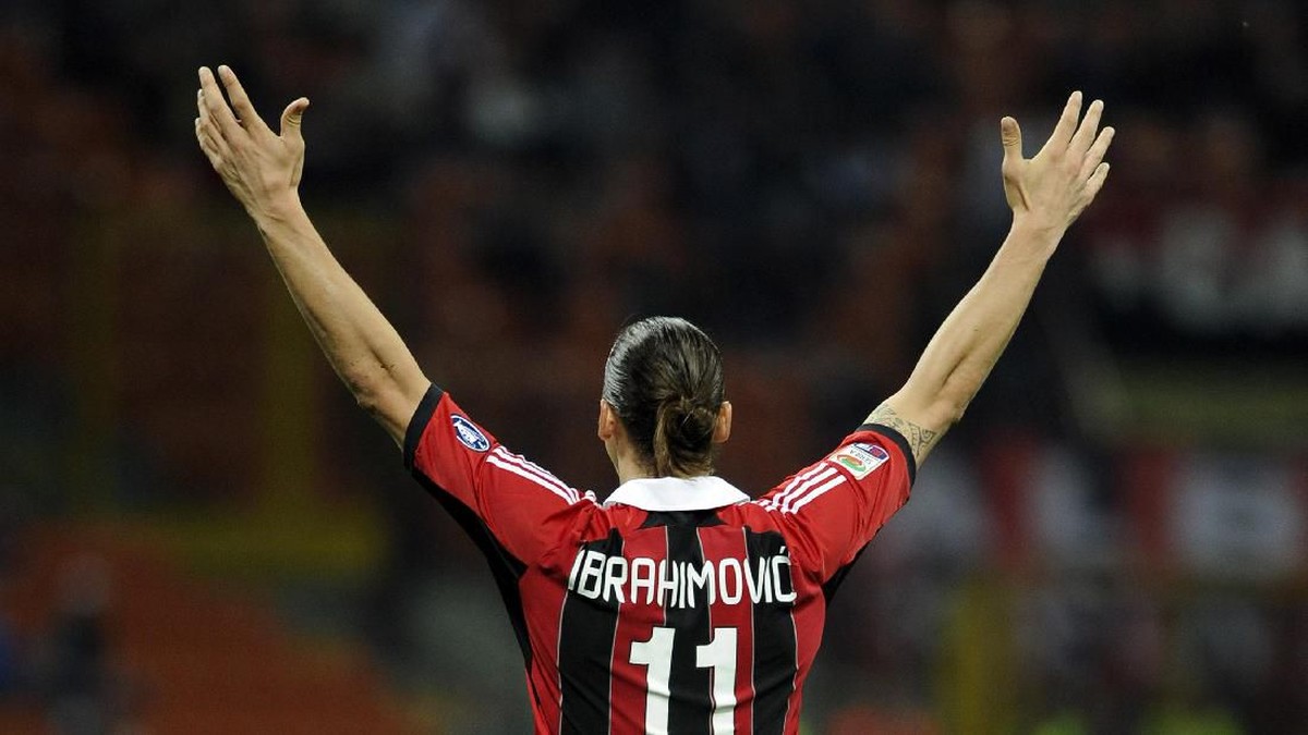 Zlatan Ibrahimovic resmi kembali ke AC Milan. (Foto: Claudio Villa/Getty Images)