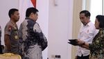 Intip Gaya Sri Mulyani Ngobrol Seru Bareng Jokowi