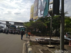Polisi: Warga Sudah Lapor Sebelum Reklame Roboh
