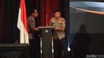 Kapolri Pamer Foto Tersangka Penyiram Air Keras ke Novel
