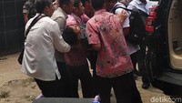 Di bulan Oktober juga terjadi penusukan terhadap Wiranto di Pandeglang, Banten. ANTARA FOTO/Weli Ayu Rejeki.