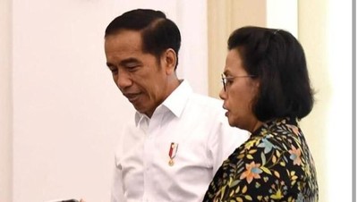 Intip Gaya Sri Mulyani Ngobrol Seru Bareng Jokowi