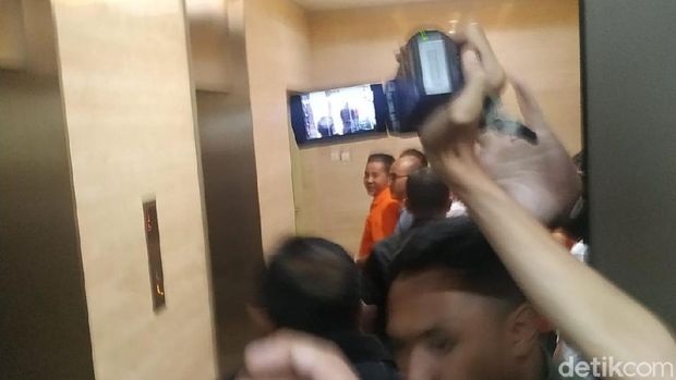 Dikawal Ketat, 2 Tersangka Penyerang Novel Baswedan Tiba di Bareskrim