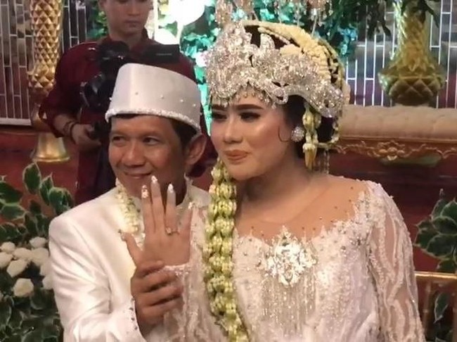 Ginanjar Dikaruniai Anak Pertama di Usia 56 Tahun