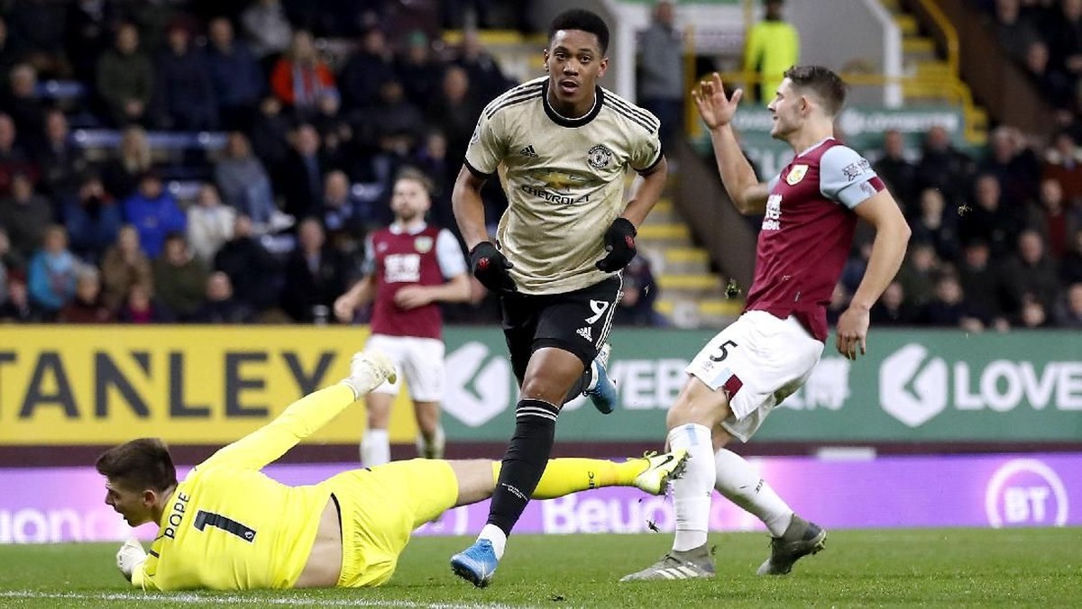 Manchester United menang 2-0 di markas Burnley dalam lanjutan Liga Inggris (Foto: Martin Rickett/PA via AP)
