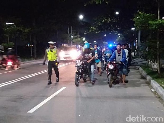 63 Motor Berknalpot Brong Ditilang, Pemilik Dihukum Dorong Kendaraan 2 KM