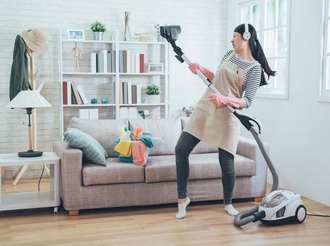 Jangan Malas Bersih-bersih Rumah Pascabanjir, Bonusnya Bakar Ratusan Kalori