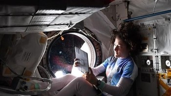 Dijadwalkan, Koch baru kembali ke Bumi pada 6 Februari 2020. Foto: Instagram @astro_christina