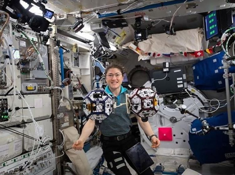 Potret Astronot Tukang Listrik, Perempuan Terlama Tinggal di Luar Angkasa
