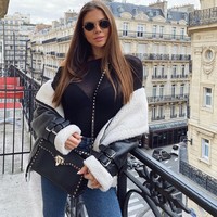 “Itu terjadi (Ronaldo) menulis kepada saya sudah lama sekali. Dia menulis ‘hai, apa kabar?’.  Saya menghapus pesan dan tidak membalas,” kata Viki seperti dilansir Daily Star. Foto: Instagram