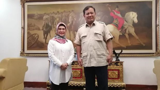 Putri Ma'ruf Amin, Siti Nur Azizah, menemui Prabowo Subianto
