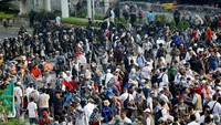 Sejumlah orang menggelar aksi demo di depan gedung Bawaslu, Jakarta pada 21 Mei 2019. Massa menolak Pemilu 2019 yang dianggap banyak kecurangan. Grandyos Zafna/detikcom.