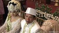 Ginanjar menikahi Tiara yang masih 23 tahun. Ia yang sudah 55 tahun diketahui sudah dua kali menikah. Foto: Ginanjar dan Tiara Amalia / Dyah P Saraswati