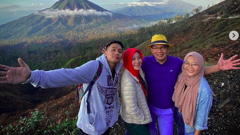 Ridwan Kamil dan keluarga di Kawah Ijen (Foto: ridwankamil/Instagram) Ridwan Kamil dan keluarga di Kawah Ijen (Foto: ridwankamil/Instagram)