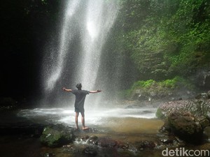 Air Terjun Cantik di Balik Kawasan Industri Cianjur