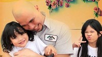 Kini Ahmad Dhani bisa kembali bercengkrama dengan anak-anaknya itu. Dok. Instagram/mulanjameela1