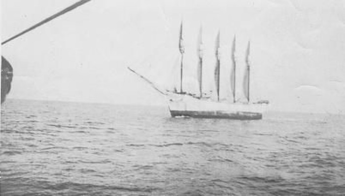 Kapal hantu di dunia.