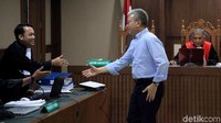 Selain Mujib, Risyanto juga turut ditetapkan sebagai tersangka oleh KPK terkiat kasus suap impor ikan tersebut.