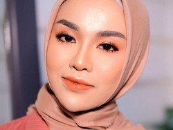 10 Transformasi Medina Zein dari Jadi Crazy Rich, Bipolar Hingga Lepas Hijab