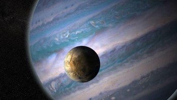 Ploonets. Bukan Bulan, tapi juga belum cukup syarat untuk disebut sebagai exoplanet. Alhasil, temuan ini diberi nama khusus, Ploonets. Sejauh ini, Ploonets masih murni teoretis. Namun, makalah ilmiah temuan ini menunjukkan bagaimana perjalanan mereka di sekitar bintang induknya mungkin meninggalkan sinyal cahaya yang dapat dikenali. Para peneliti berpikir jejak ini mungkin menjelaskan beberapa pengamatan astronomi yang belum terungkap. Foto: NASA