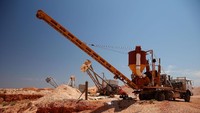 Diketahui kawasan Coober Pedy mulai ramai dengan aktivitas pertambangan sejak tahun 1915 seiiring dengan penemuan batu opal oleh seorang anak laki-laki yang tengah berkemah di kawasan tersebut.