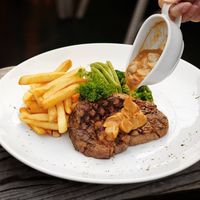 Di Malam Tahun Baru 5 Restoran Rooftop Ini Bisa Jadi Tempat Makan Romantis