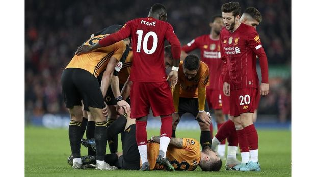 VAR dua kali digunakan dalam laga Liverpool vs Wolverhampton.