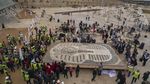 Keren! Mozaik Raja Tutankhamun Disusun dari Ribuan Cangkir Kopi