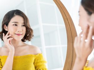 4 Cara Ampuh Atasi Wajah Berminyak dan Berjerawat