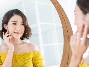 4 Cara Ampuh Atasi Wajah Berminyak dan Berjerawat
