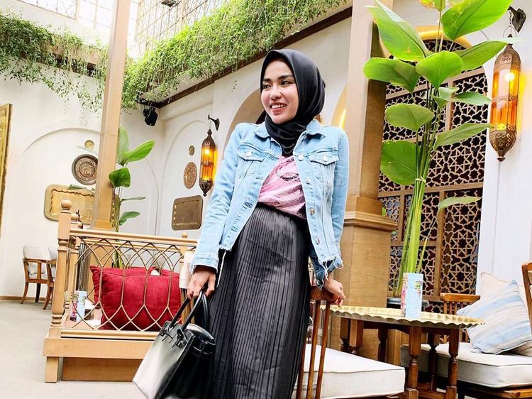 Lihat Lagi Gaya Kulineran Medina Zein, Sebelum Terjerat Narkoba