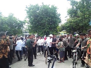 Keliling Pasar Johar Semarang, Jokowi Punya Pesan untuk Pedagang