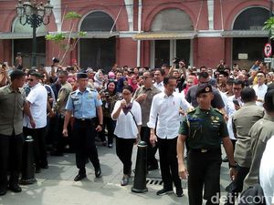 Asyiknya Jokowi dan Para Menteri Jalan-jalan di Kota Lama Semarang
