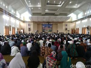 Guru Ngaji dan Imam Masjid di Ciamis Terima Insentif Rp 600 Ribu