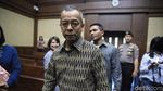 Momen Emirsyah Satar Dengarkan Dakwaan