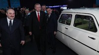 Keinginan Turki untuk memiliki mobil nasional sudah ada sejak era kepemimpinan Cemal Gürsel. Devrim menjadi mobil pertama yang dikembangkan dan diproduksi Turki sendiri. Menjadi simbol dan mimpi di awal tahun 1960-an untuk membuktikan bahwa Turki dapat memproduksi seluruh mobil di dalam negeri. Istimewa/Dok. Istana Kepresidenan Turki.