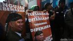 Penampakan Pendukung Sambut Ahmad Dhani Bebas di Rutan Cipinang
