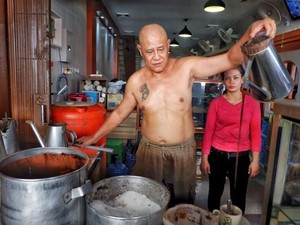 5 Kedai Kopi Kuno, Ada yang Berusia 94 Tahun dan Tetap Diantre Pengunjung