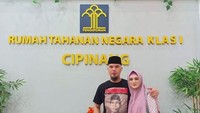 Ahmad Dhani resmi bebas dan dijemput oleh Mulan Jameela pada pagi tadi, Senin (30/12). Dok. Instagram/mulanjameela1