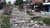 Warga Desa Kupu, Kecamatan Wanasari, Kabupaten Brebes, Jawa Tengah, mendapat kado akhir tahun yang tidak mengenakkan.