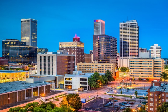 Tulsa, Oklahoma, USA downtown city skyline at twilight.