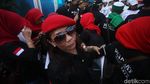 Penampakan Pendukung Sambut Ahmad Dhani Bebas di Rutan Cipinang