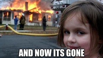 Disaster Girl melahirkan ribuan meme lucu bertema anak kecil bertindak jahat dan berlebihan. Background foto juga kerap diganti dari Kapal Titanic sampai aneka kecelakaan (Pool)
